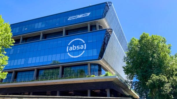 Absa Bank Announces 10% Interest Loan Support and GH¢150,000 Donation to Rebuild Kantamanto Market After Fire